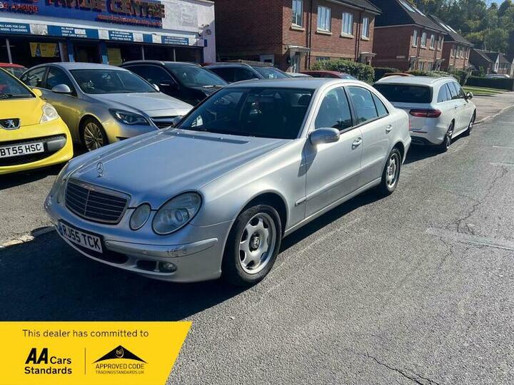 Mercedes-Benz E Class 2.1 E220 CDI Classic 4dr Mercedes-Benz E Class 2.1 E220 CDI Classic 4dr
