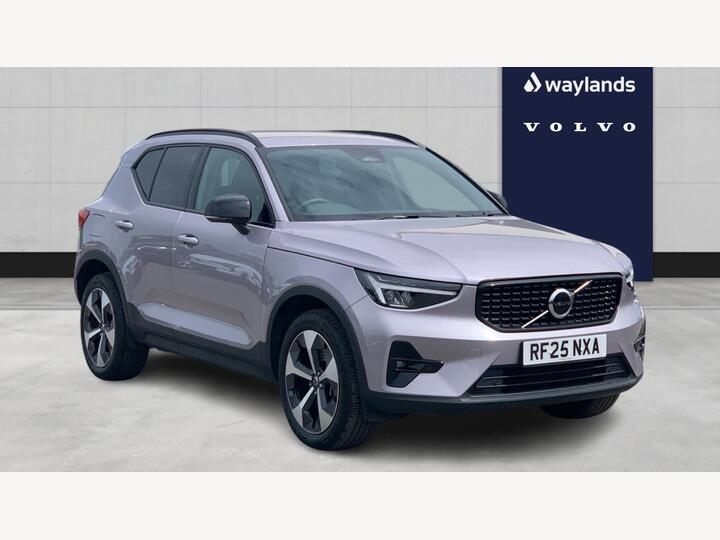 Volvo XC40 2.0 B4 MHEV Plus Dark DCT Auto Euro 6 (s/s) 5dr