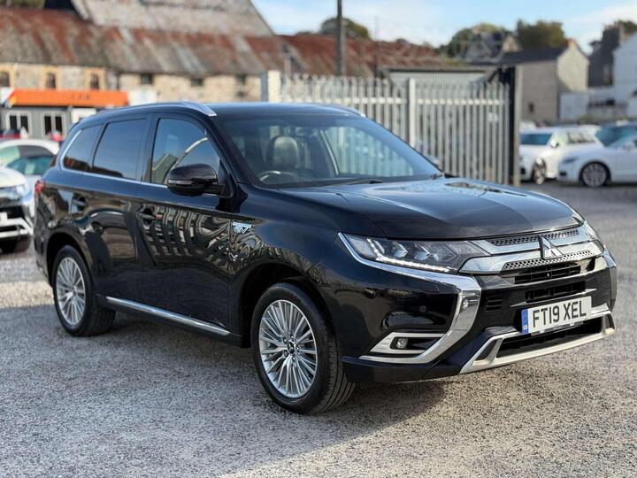 Mitsubishi Outlander 2.4h TwinMotor 13.8kWh 4h CVT 4WD Euro 6 (s/s) 5dr Mitsubishi Outlander 2.4h TwinMotor 13.8kWh 4h CVT 4WD Euro 6 (s/s) 5dr