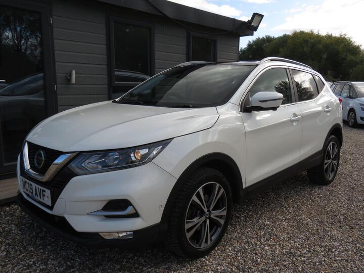 Nissan Qashqai 1.5 DCi N-Connecta Euro 6 (s/s) 5dr