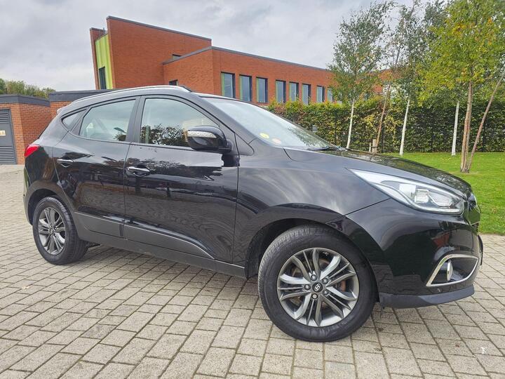 Hyundai Ix35 1.7 CRDi SE Euro 5 (s/s) 5dr (Nav) Hyundai Ix35 1.7 CRDi SE Euro 5 (s/s) 5dr (Nav)