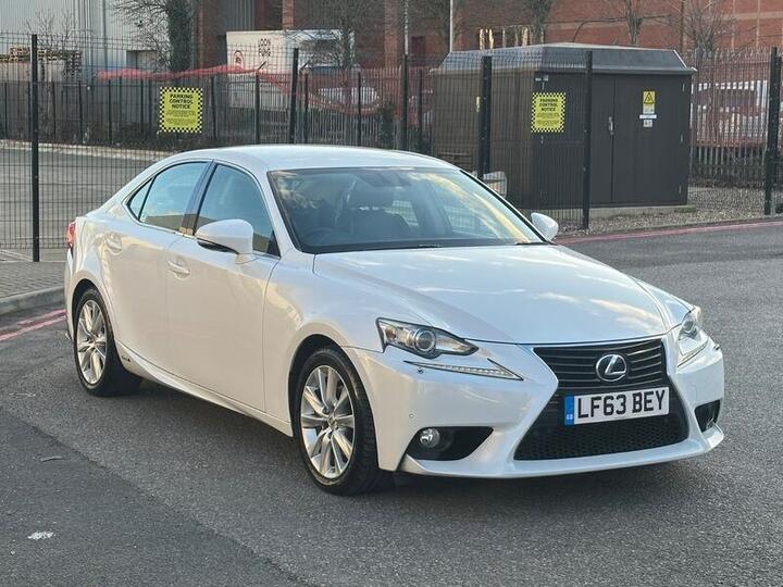 Lexus IS 2.5 300h Luxury E-CVT Euro 5 (s/s) 4dr