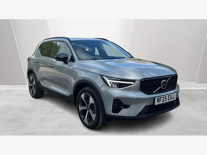 Volvo XC40 2.0 B4 MHEV Plus Dark DCT Auto Euro 6 (s/s) 5dr