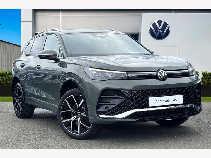 Volkswagen Tiguan 1.5 TSI EHybrid 19.7kWh R-Line DSG Euro 6 (s/s) 5dr Volkswagen Tiguan 1.5 TSI EHybrid 19.7kWh R-Line DSG Euro 6 (s/s) 5dr