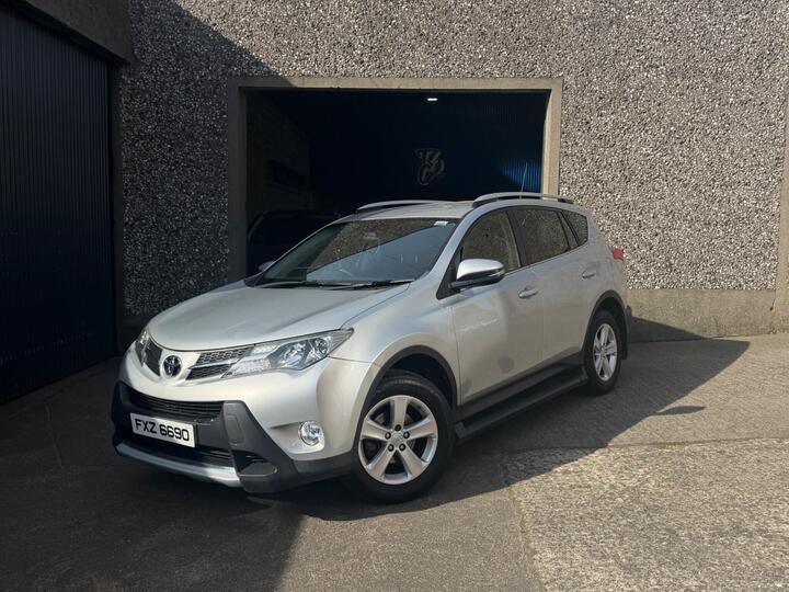 Toyota RAV4 2.0 D-4D Invincible 2WD Euro 5 (s/s) 5dr