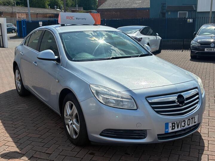 Vauxhall Insignia 2.0 CDTi EcoFLEX Exclusiv Nav Euro 5 (s/s) 5dr Vauxhall Insignia 2.0 CDTi EcoFLEX Exclusiv Nav Euro 5 (s/s) 5dr