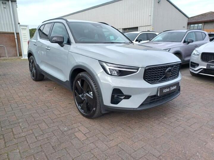 Volvo XC40 2.0 B3 MHEV Plus Black Edition DCT Auto Euro 6 (s/s) 5dr