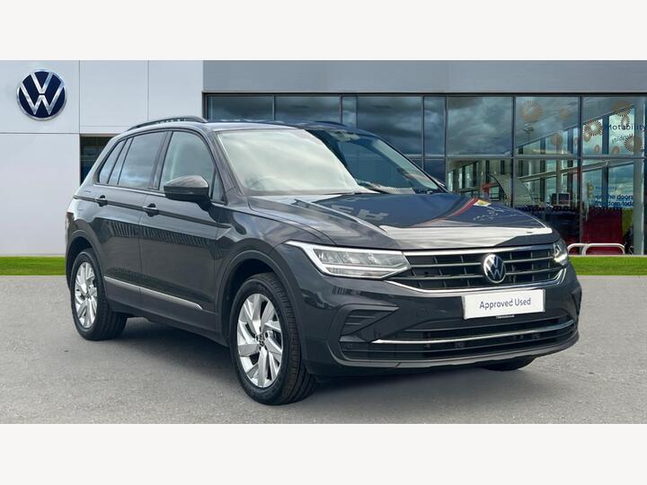 Volkswagen Tiguan 1.5 TSI Life DSG Euro 6 (s/s) 5dr Volkswagen Tiguan 1.5 TSI Life DSG Euro 6 (s/s) 5dr