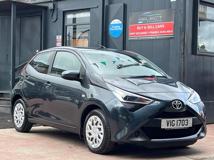 Toyota AYGO 1.0 VVT-i X-play Euro 6 5dr (Safety Sense)
