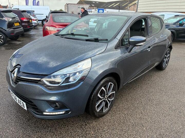 Renault CLIO 1.5 DCi Play Euro 6 (s/s) 5dr Renault CLIO 1.5 DCi Play Euro 6 (s/s) 5dr