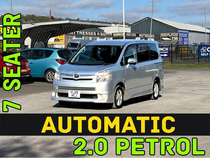 Toyota Voxy 7 Seater