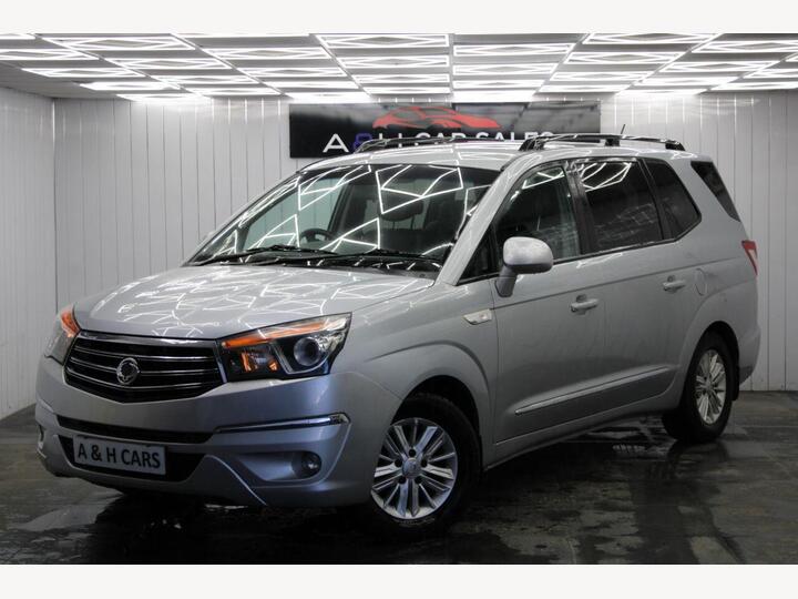 SsangYong TURISMO 2.0 E-XDi ES Euro 5 5dr SsangYong TURISMO 2.0 E-XDi ES Euro 5 5dr