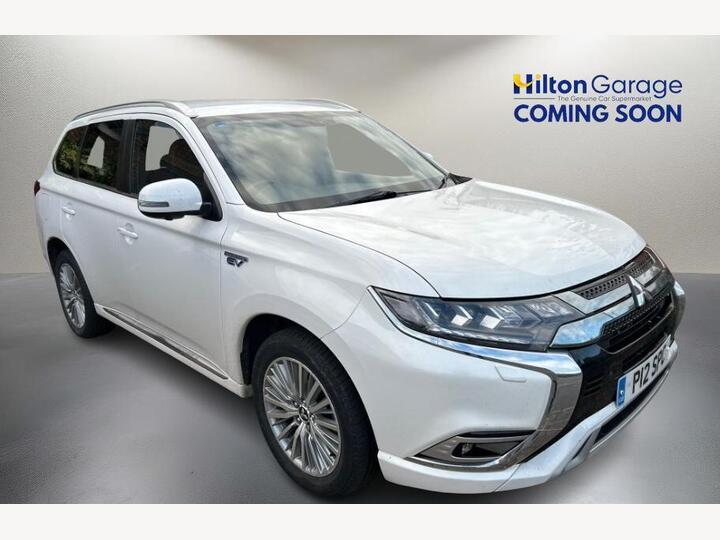 Mitsubishi OUTLANDER 2.4h TwinMotor 13.8kWh 4h CVT 4WD Euro 6 (s/s) 5dr Mitsubishi OUTLANDER 2.4h TwinMotor 13.8kWh 4h CVT 4WD Euro 6 (s/s) 5dr