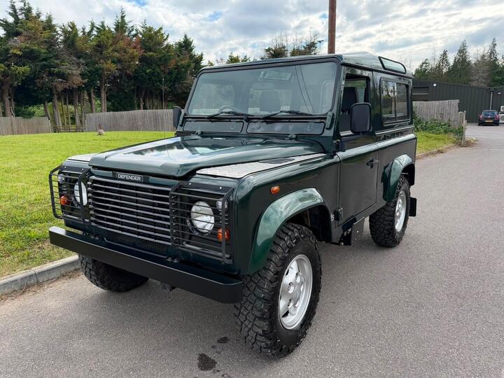 Land Rover Defender 90 2.5 TD5 County Station Wagon 3dr Land Rover Defender 90 2.5 TD5 County Station Wagon 3dr