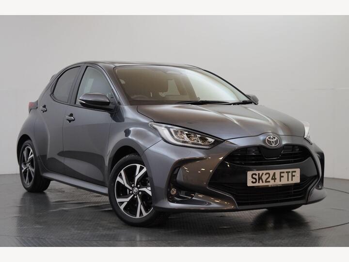 Toyota Yaris 1.5 VVT-h Design E-CVT Euro 6 (s/s) 5dr