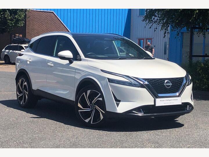 Nissan Qashqai 1.3 DIG-T MHEV Tekna+ XTRON Euro 6 (s/s) 5dr
