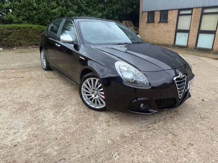 Alfa Romeo Giulietta 1.4 TB MultiAir Sportiva Euro 5 (s/s) 5dr Alfa Romeo Giulietta 1.4 TB MultiAir Sportiva Euro 5 (s/s) 5dr