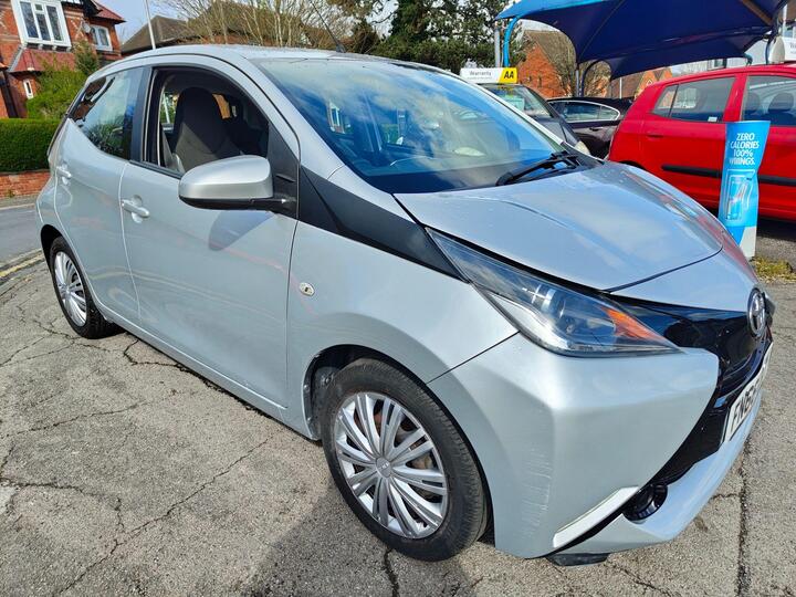 Toyota AYGO 1.0 VVT-i X-play X-shift Euro 6 5dr