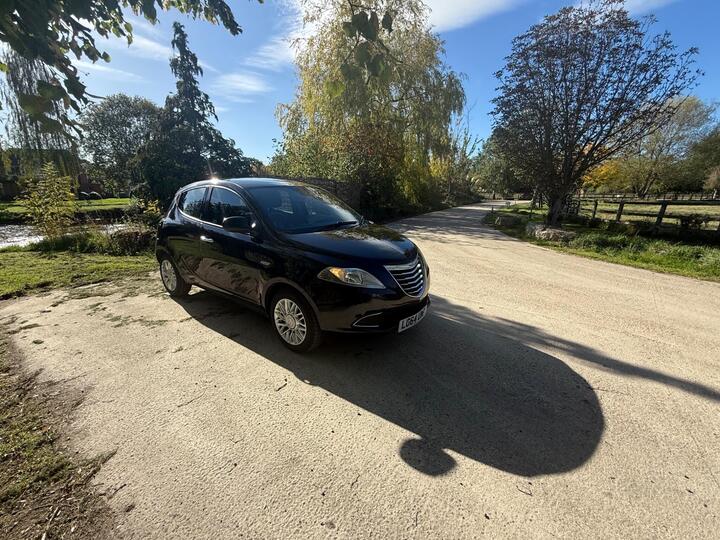Chrysler Ypsilon 1.2 Gold Euro 6 5dr Chrysler Ypsilon 1.2 Gold Euro 6 5dr