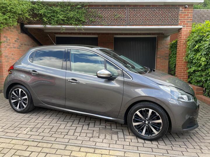 Peugeot 208 1.2 PureTech Allure Premium Euro 6 (s/s) 5dr