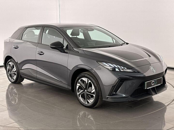MG MG4 64kWh SE Long Range Auto 5dr