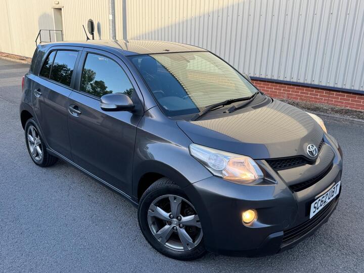 Toyota Urban Cruiser 1.4 D-4D 4WD Euro 5 5dr Toyota Urban Cruiser 1.4 D-4D 4WD Euro 5 5dr