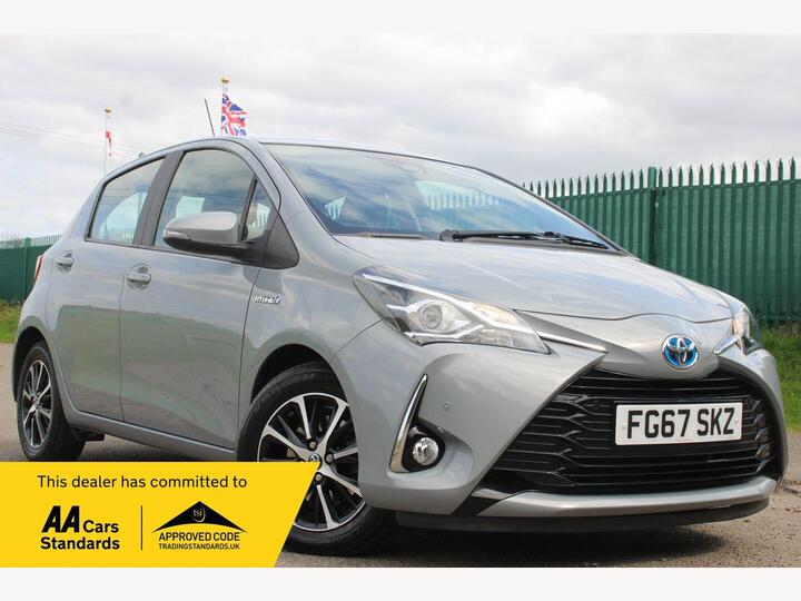 Toyota Yaris 1.5 VVT-h Icon Tech E-CVT Euro 6 (s/s) 5dr