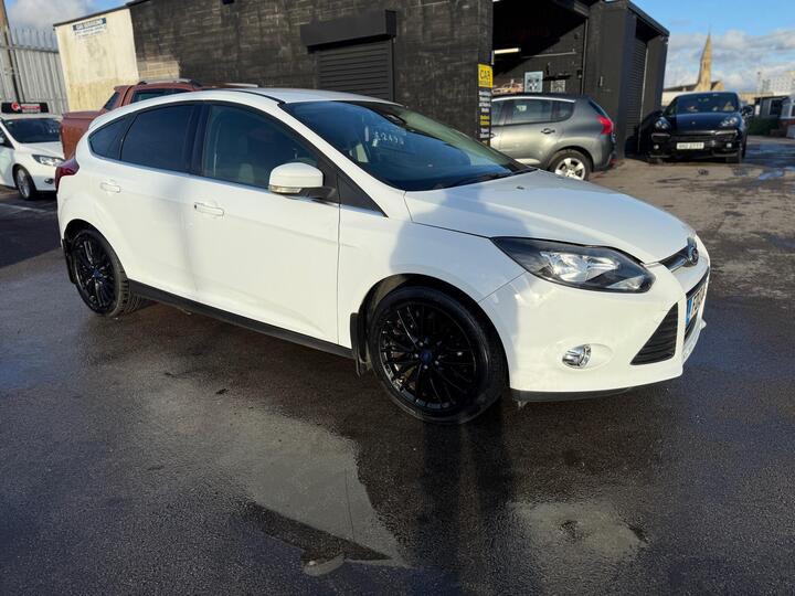 Ford Focus 1.0T EcoBoost Zetec Euro 5 (s/s) 5dr