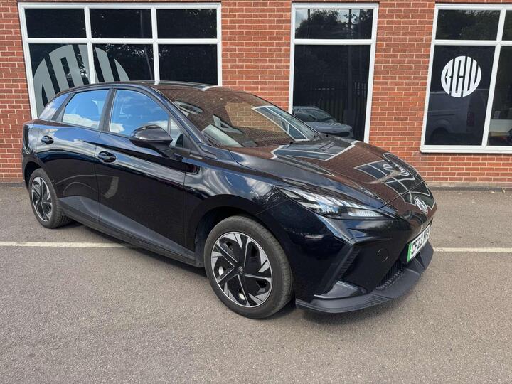 MG 4 64kWh SE Long Range Auto 5dr