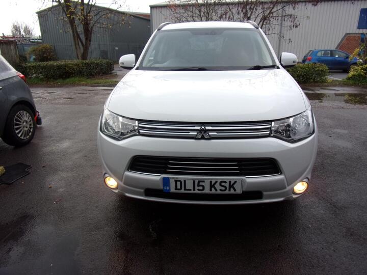 Mitsubishi Outlander 2.0h 12kWh GX3h CVT 4WD Euro 5 (s/s) 5dr Mitsubishi Outlander 2.0h 12kWh GX3h CVT 4WD Euro 5 (s/s) 5dr