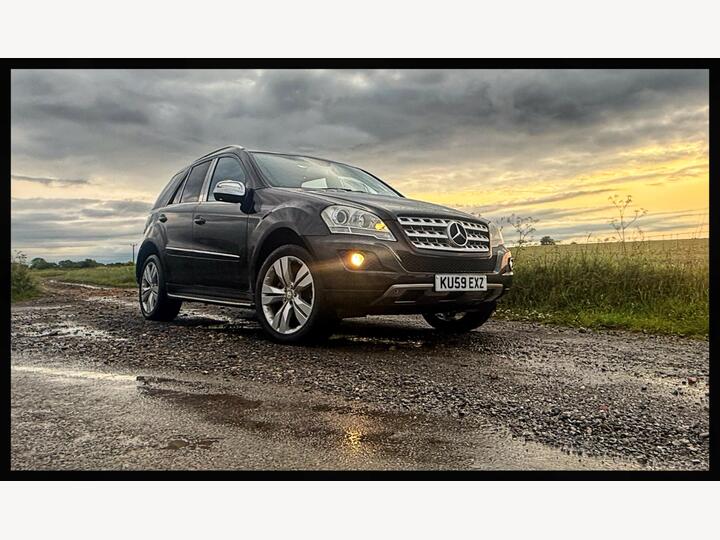 Mercedes-Benz M Class 3.0 ML320 CDI V6 Sport Tiptronic 4WD Euro 4 5dr Mercedes-Benz M Class 3.0 ML320 CDI V6 Sport Tiptronic 4WD Euro 4 5dr