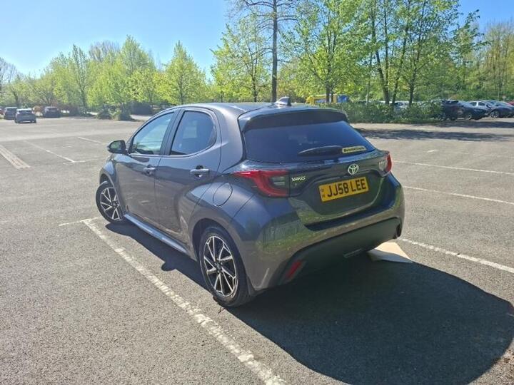 Toyota Yaris 1.5 VVT-h Design E-CVT Euro 6 (s/s) 5dr