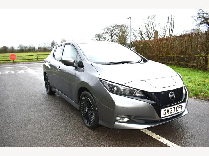 Nissan Leaf 39kWh N-Connecta Auto 5dr