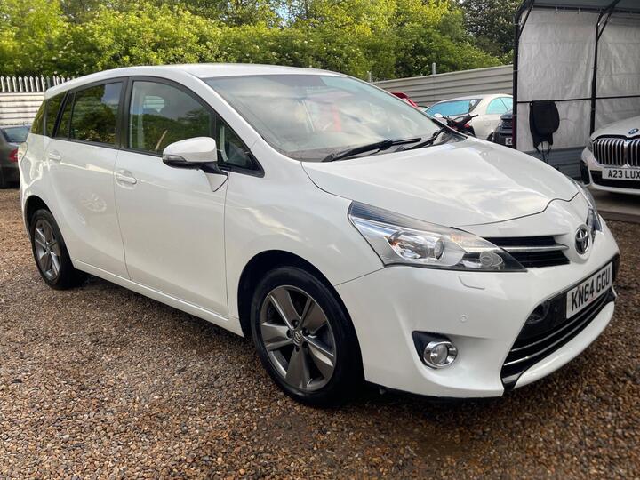 Toyota Verso 1.6 D-4D Trend Euro 5 (s/s) 5dr Toyota Verso 1.6 D-4D Trend Euro 5 (s/s) 5dr