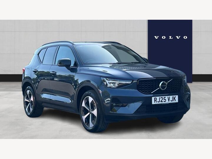 Volvo XC40 2.0 B4 MHEV Plus Dark DCT Auto Euro 6 (s/s) 5dr
