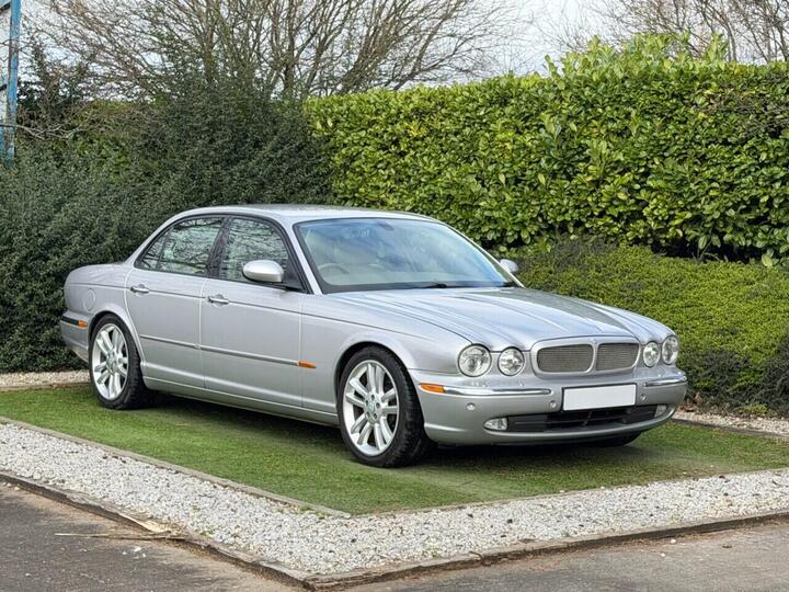 Jaguar XJR 4.2 V8 4dr