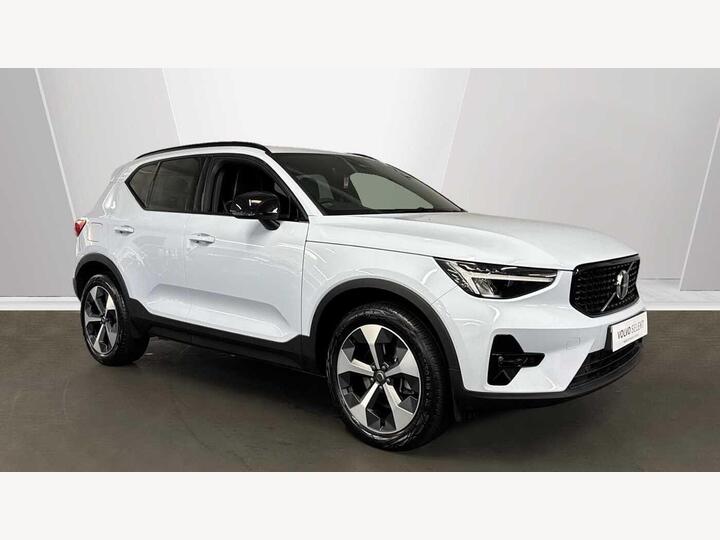 Volvo XC40 2.0 B4 MHEV Plus DCT Auto Euro 6 (s/s) 5dr