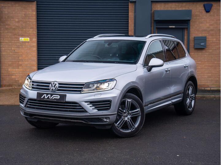 Volkswagen TOUAREG 3.0 TDI V6 BlueMotion Tech R-Line Tiptronic 4WD Euro 6 (s/s) 5dr