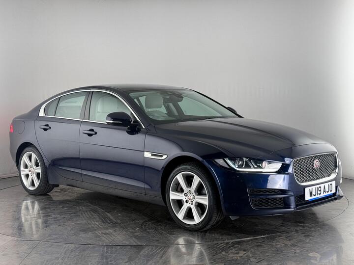 Jaguar XE 2.0i GPF Portfolio Auto AWD Euro 6 (s/s) 4dr
