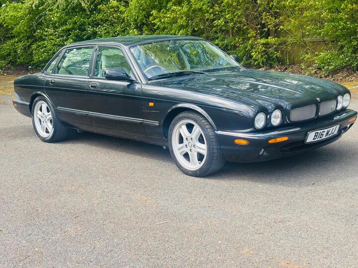 Jaguar XJR 4.0 V8 4dr
