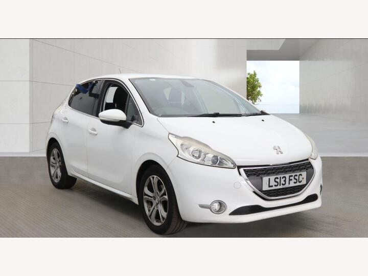 Peugeot 208 1.2 VTi Allure Euro 5 5dr