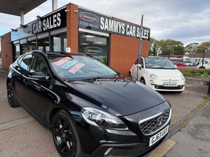 Volvo V40 Cross Country 1.6 D2 Lux Powershift Euro 5 (s/s) 5dr Volvo V40 Cross Country 1.6 D2 Lux Powershift Euro 5 (s/s) 5dr