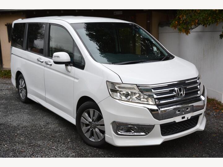 Honda Stepwagon 2.0 Spada S-Eight Seater-Fresh Import