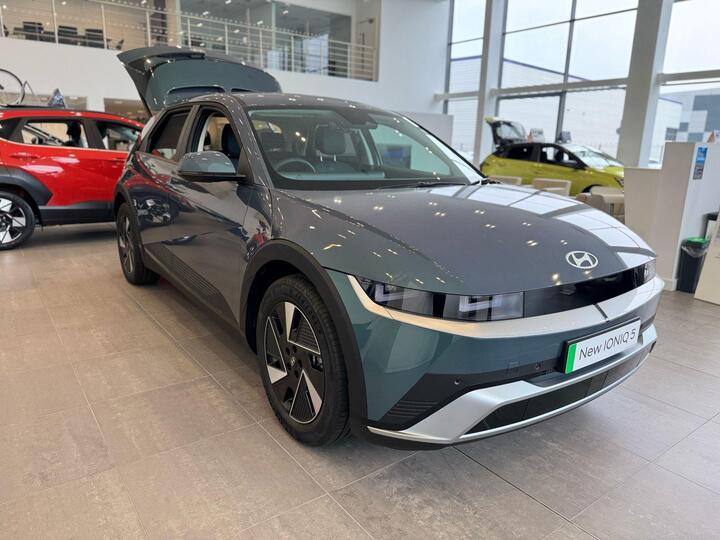 Hyundai IONIQ5 63kWh Premium Auto 5dr