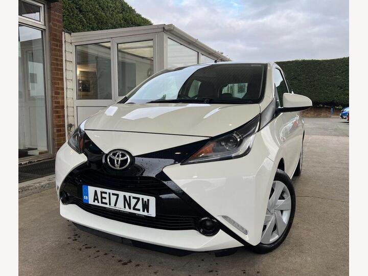 Toyota AYGO 1.0 VVT-i X-play X-shift Euro 6 5dr