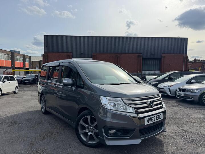 Honda Stepwagon 2 Litre Petrol 8 Seater