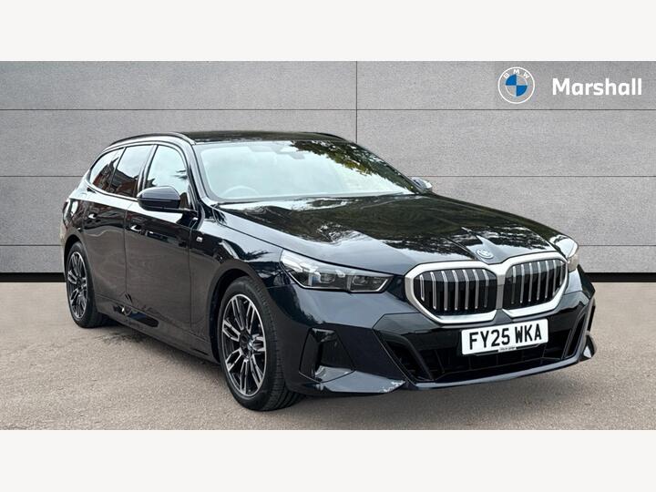 BMW 5 Series 2.0 530e 22.1kWh M Sport Touring Steptronic Euro 6 (s/s) 5dr BMW 5 Series 2.0 530e 22.1kWh M Sport Touring Steptronic Euro 6 (s/s) 5dr