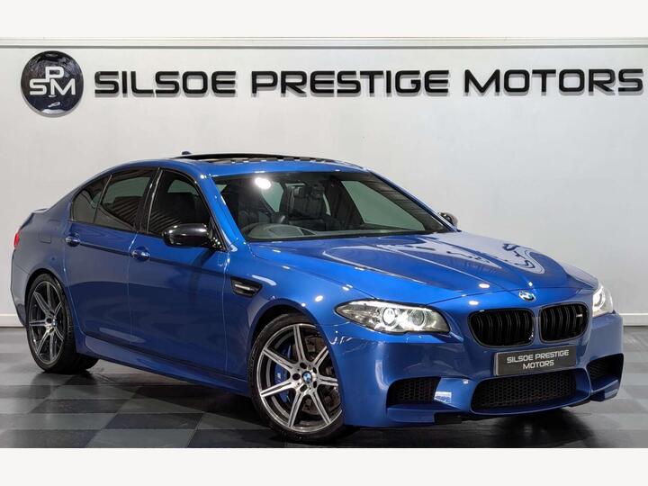 BMW M5 4.4 V8 DCT Euro 6 (s/s) 4dr