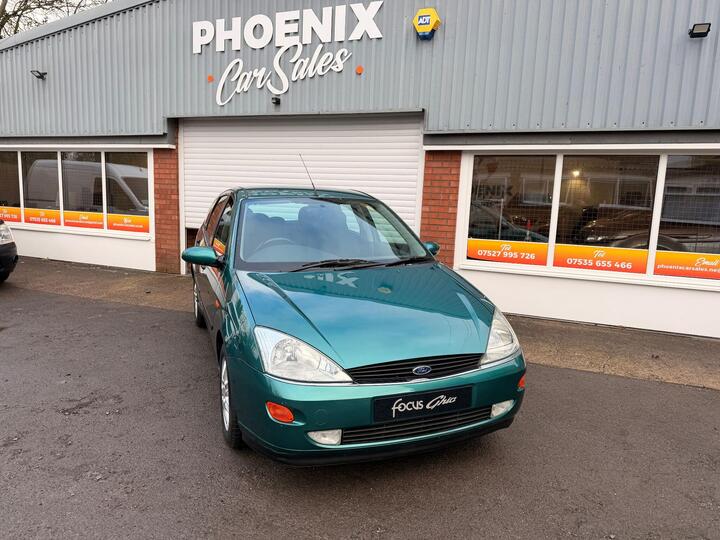 Ford Focus 2.0i 16v Ghia 5dr