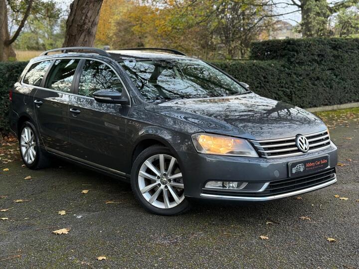 Volkswagen Passat 2.0 TDI BlueMotion Tech Executive DSG Euro 5 (s/s) 5dr